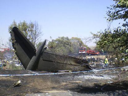 Restos del avi&oacute;n de Spanair accidentado en Barajas (Madrid) el 20 de agosto de 2008. 