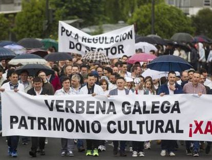 Manifestaci&oacute;n de m&uacute;sicos de orquesta en Santiago.