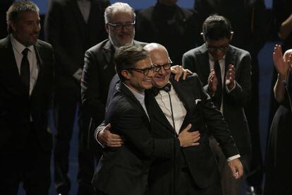 Gael García Bernal y el director de 'Neruda', Pablo Larraín.