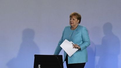 La canciller alemana, Angela Merkel, anuncia en la noche del miércoles un paquete de estímulo para la economía del país.
