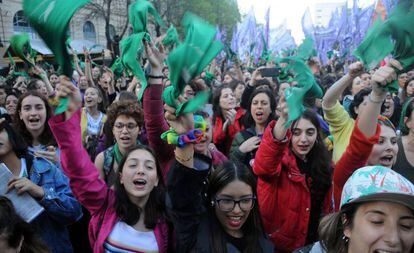 La marea verde a favor del aborto legal, protagonista del 34 Encuentro Nacional de Mujeres
