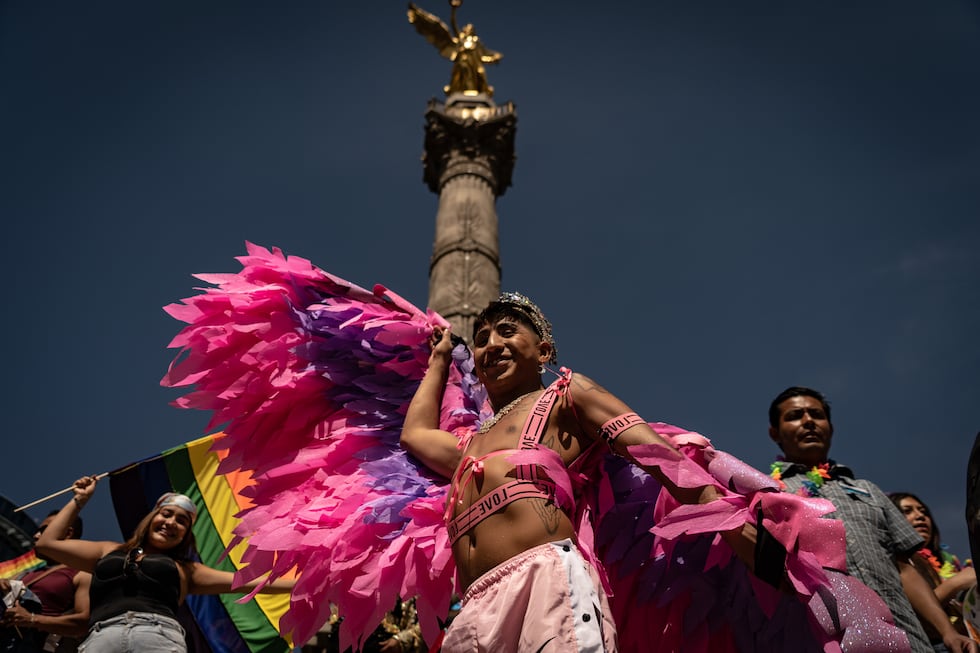 Las imágenes de la marcha por el orgullo LGBT+ en Ciudad de México ...