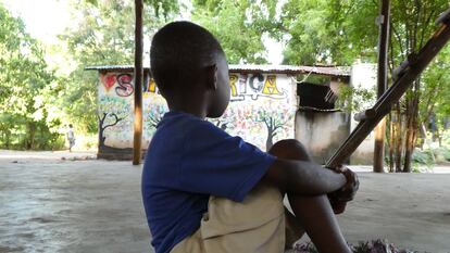 Sara, de cinco años, ha sufrido castigos corporales en su colegio, en Tanzania.