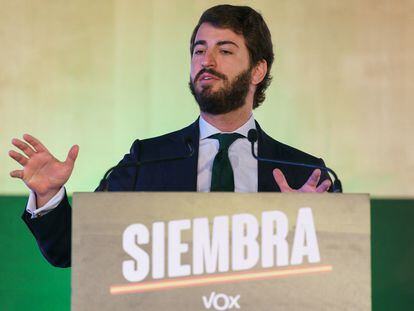 El candidato de Vox para la presidencia de Castilla y León, Juan García-Gallardo, en una rueda de prensa el 14 de febrero en Valladolid.