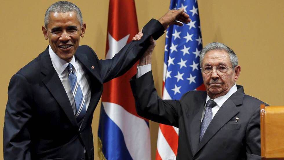 Barack Obama y Raúl Castro en el encuentro histórico entre ambos líderes en La Habana, en 2016.