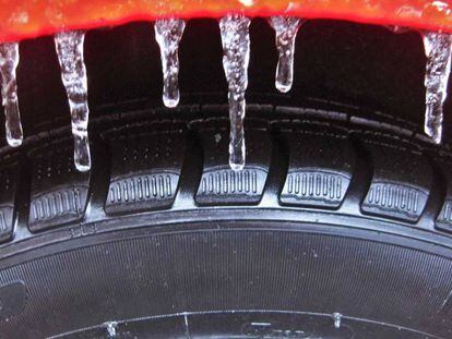 Los neumáticos del coche conocerán antes que tú si el asfalto está resbaladizo