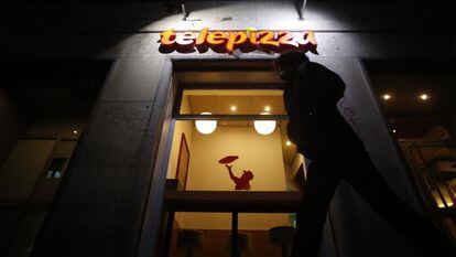 Fachada de una tienda de Telepizza en la calle Gaztambide de Madrid.