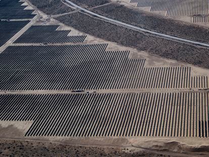 Vista aérea del campo de celdas solares de Puerto Peñasco (Sonora).