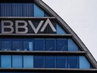 Fachada de la sede corporativa del BBVA, en el distrito de Las Tablas en Madrid.