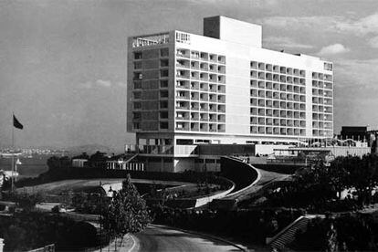 El hotel Hilton en Estambul, obra de SOM en colaboración con el arquitecto Sedad Eldem.