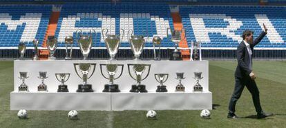 Casillas se despide de los aficionados del Bernabéu junto a los 19 títulos que conquistó en sus 19 temporadas en el primer equipo del Real Madrid