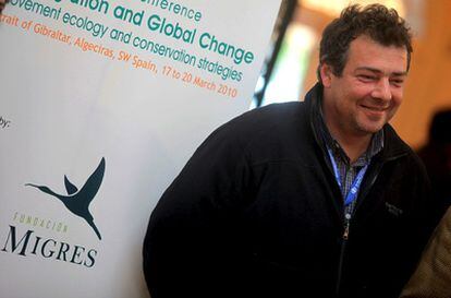Miguel Ferrer, presidente de la Fundación Migres e investigador de la Estación Biológica de Doñana, en el II Congreso Internacional sobre Migraciones de Aves y Cambio Climático que se celebra en Algeciras.