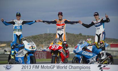 Los tres campeones españoles de 2013: Pol Espargaró (Moto2), Marc Márquez (MotoGP) y Maverick Viñales (Moto3)