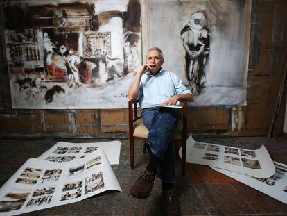 Javier Montesol, rodeado de imágenes de 'Idilio'.