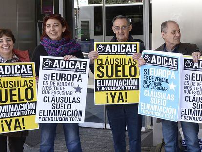 Protesta contra las cláusulas suelo en Valladolid, a finales de 2016.