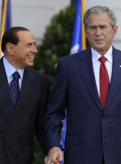 George W. Bush y Silvio Berlusconi, hoy durante la rueda de prensa conjunta que han ofrecido tras su reunión