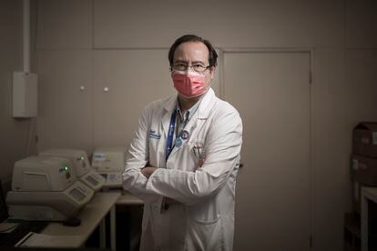 El doctor Tomàs Pumarola, jefe de microbiología del hospital Vall d’Hebron de Barcelona.