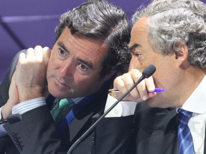 Antonio Garamendi, presidente de Cepyme (izquierda) y Juan Rosell, presidente de CEOE.