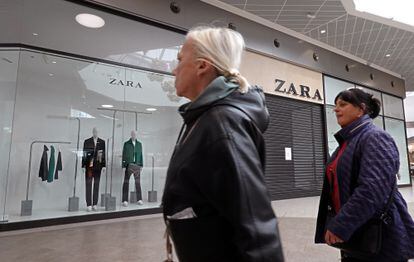 Imagen de una tienda de Zara en Moscú tras el cierre originado por la guerra en Ucrania.