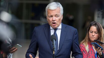 El comisario de Justicia de la Unión Europea, Didier Reynders, tras reunirse con las asociaciones de jueces españolas.
