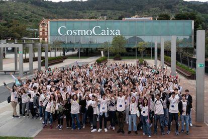 Un total de 358 jóvenes talentos presentan sus proyectos y optan a ganar un viaje formativo a Silicon Valley. El reto del campus, celebrado en en Barcelona, consiste en desarrollar proyectos innovadores y sostenibles que impacten en la sociedad.