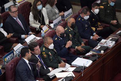 The Ministers of the Interior, Daniel Palacios, and of Defense, Diego Molano, together with the military leadership in the motion of censure in the Colombian Congress.