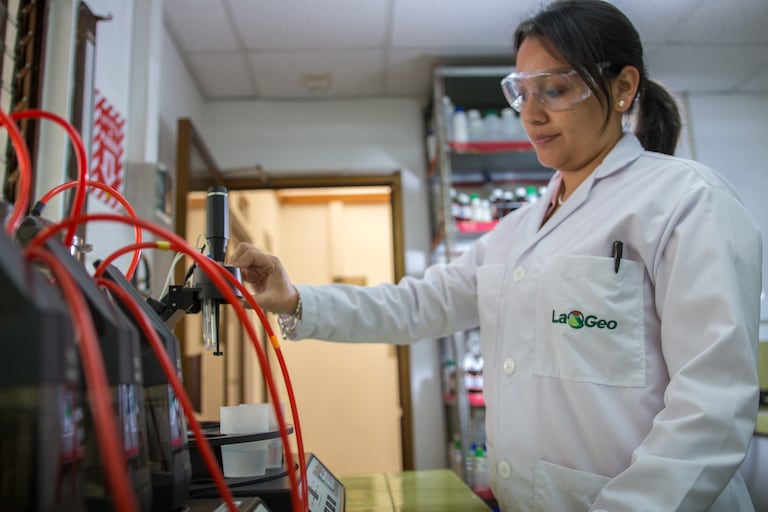 Las mujeres son protagonistas de la energía geotérmica en El Salvador.