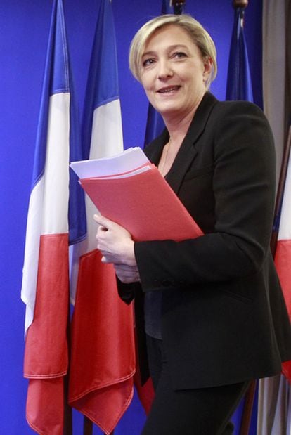 Marine Le Pen, en el cuartel general del FN, en Nanterre, cerca de París, el 13 de diciembre de 2010.