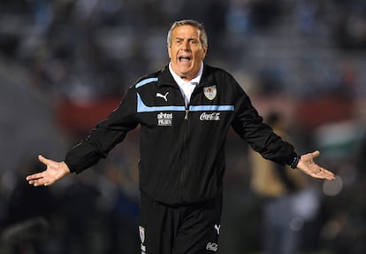El entrenador técnico de la selección de futbol de Uruguay, Óscar Washington Tabárez.