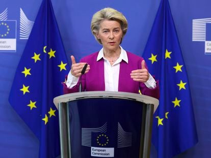 La presidenta de la Comisión Europea, Ursula von der Leyen, este lunes en Bruselas.