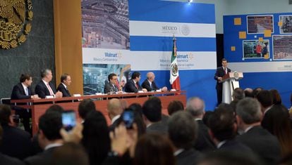 Peña Nieto se reúne con los directivos de Walmart en Los Pinos.