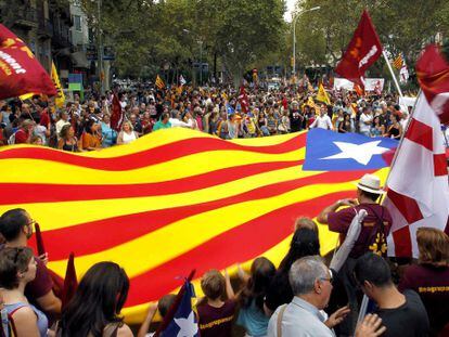 Simpatizantes independentistas durante una manifestación con motivo de la Diada Nacional de Cataluña.