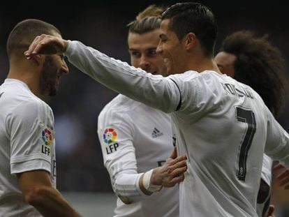 Cristiano celebra junto a Benzema, Bale y Marcelo uno de sus goles al Sporting.