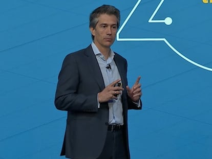 El consejero delegado de ACS, Juan Santamaría, esta mañana en una reunión con inversores.