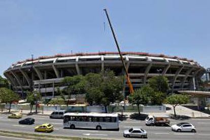 El Maracaná es el quinto estadio mundialista concluido, con cuatro meses de retraso en relación al calendario original de la FIFA, que quería haber inaugurado el pasado diciembre las seis sedes de la Copa Confederaciones. EFE/Archivo