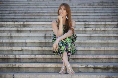 La periodista y escritora Valeria Vegas en la Biblioteca Nacional.