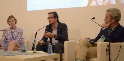 Desde la izquierda, Anne McElvoy, directora de 'The Economist', José Ignacio Torreblanca, director de Opinión de EL PAÍS y José María Areilza, Profesor de ESADE y titular de la Cátedra de Jean Monnet.