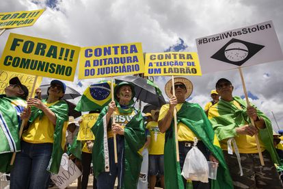 Simpatizantes del presidente de Brasil, Jair Bolsonaro, protestan en el Cuartel General del Ejército, este martes en Brasilia.