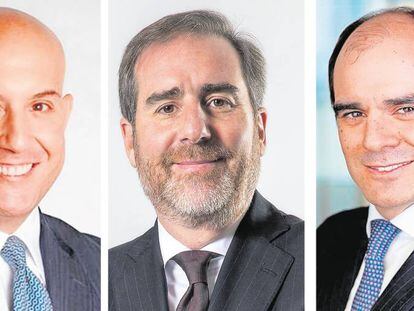 El responsable de Santander en Sudamérica, Carlos Rey de Vicente; el consejero delegado del banco, Héctor Grisi; y el responsable para Europa, Antonio Simões.
