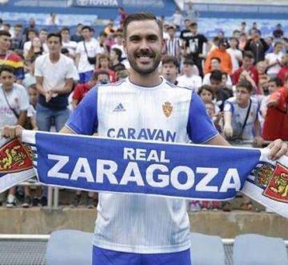 Pichu Atienza, presentado con el Zaragoza.