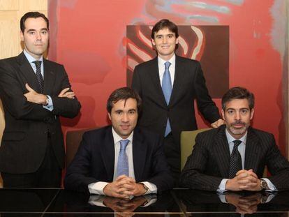 Sentados, de izquierda a derecha: Abel Enguita y Nacho Moreno. De pie: JorgeBarreiro y Luis Zumárraga. Equipo de bonos del Barclays