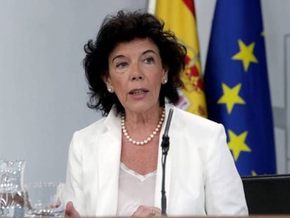 La portavoz del Gobierno, Isabel Celaá, durante la rueda de prensa posterior al Consejo de Ministros.