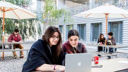 Alumnos en una de las residencias de estudiantes de RESA