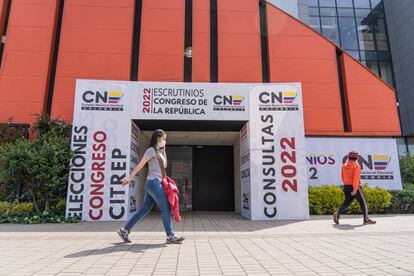 Un puesto de votación del centro de convenciones Corferias, en Bogotá, el 13 de marzo de 2022.