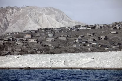 La ceniza cubre Plymouth, antigua capital de la isla de Montserrat (Antillas Menores), abandonada tras la gran erupción del volcán Sufrière Hills en 1995.