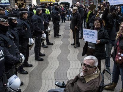 Antidisturbios de la Guardia Urbana en la Rambla