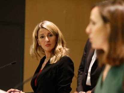 La vicepresidenta Yolanda Díaz, junto a la ministra Ione Belarra, en un acto institucional, en una imagen de archivo.