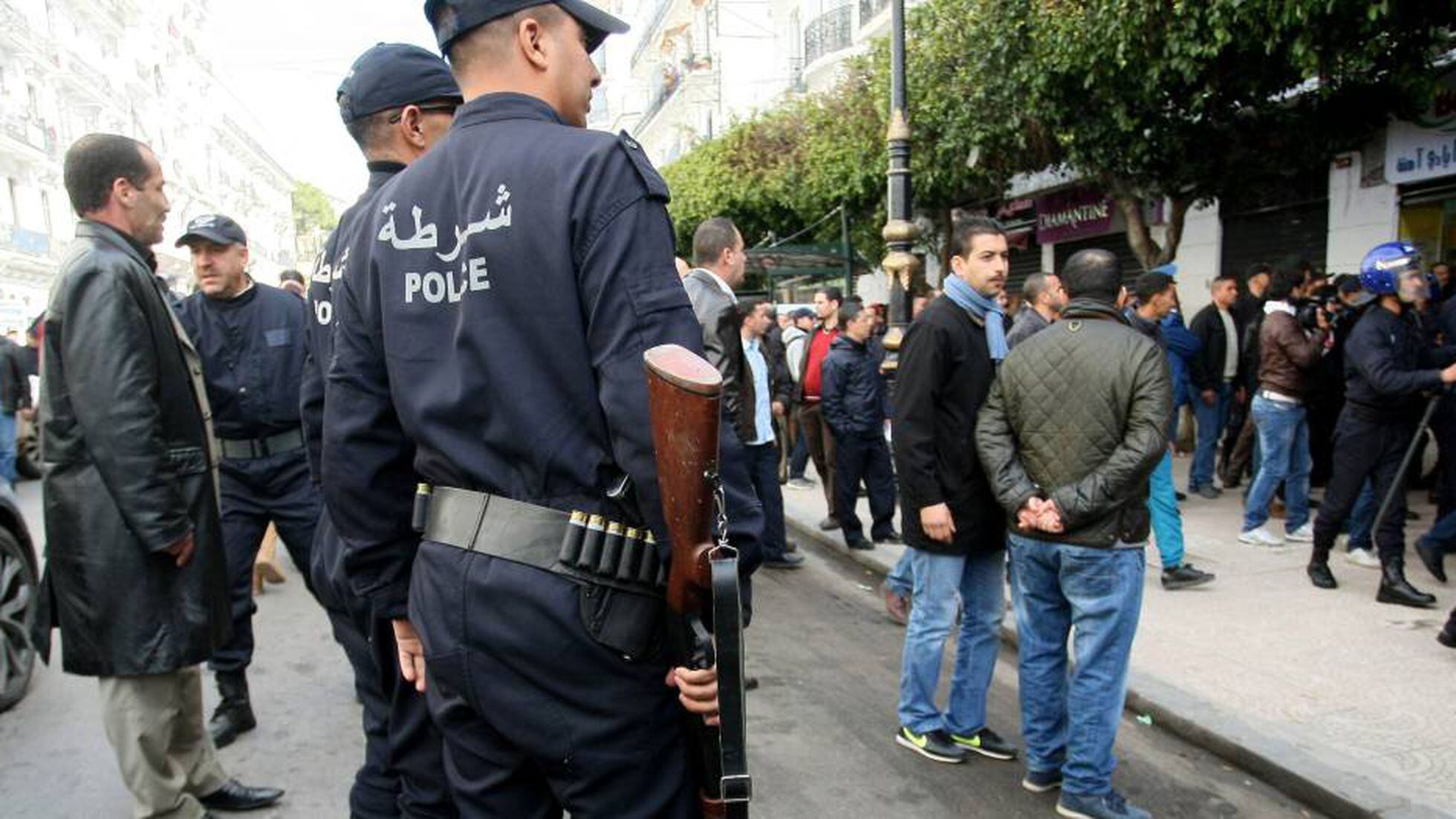 Mueren dos policías en un atentado suicida en Argelia | Internacional | EL  PAÍS