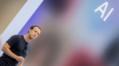 Mark Zuckerberg, presidente ejecutivo de Meta, presenta los nuevos proyectos en IA de su compañía en la conferencia Meta Connect en Menlo Park (California) el pasado septiembre.
