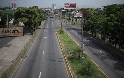 Las principales avenidas de Managua se mostraban vacías durante el paro nacional convocado en Nicaragua.